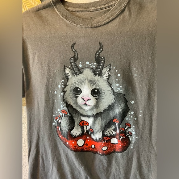 ❌Ghoulish Bunny Tee mushrooms toadstool cat goat horns goth size medium - Picture 2 of 4